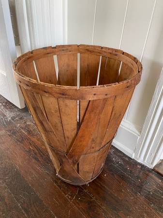 Vintage orchard basket 1