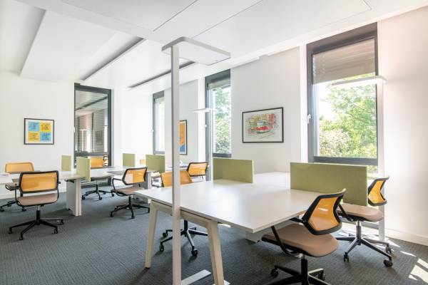 You Don’t Need a Full Office — You Need a Coworking Start 1
