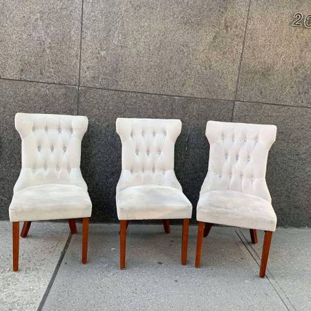 Elizabeth Taylor Passon 1.5 oz EDP - $88 (Murray Hill)63471136406403121