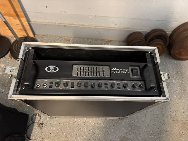 SVT Pro4 w/4 space rack and foot switch 1
