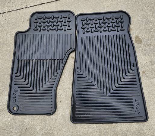 1999-2004 Jeep Grand Cherokee Floor Mats 1