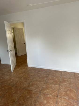 $1,250 / 1br - 1 Bedroom with No First; 2 Units Available (Pompano Beach)63983673878914121