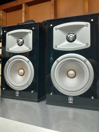 Yamaha NS 333 Bookshelf monitors 1