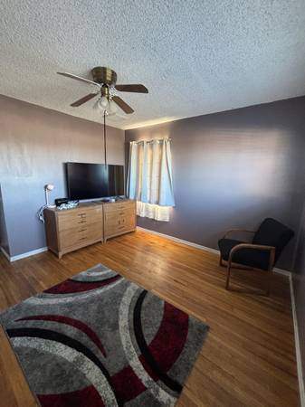 Room 4 Rent 1