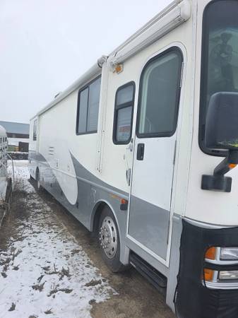 2002 Class A Diesel Pusher 1