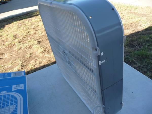 Ventilador de piso de alta velocidad Lasko - $20 (Simi Valley Oeste del Valle de San Fernando)63470652876161123