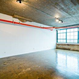 $2,325 / 2br - 1200ft2 - Stunning 2 Bedroom Loft! Huge windows & city views.ONE MONTH FREE (Chicago)63959877687298121