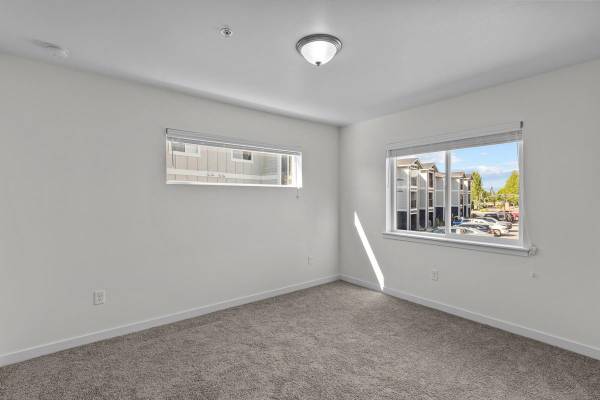 $1,880 / 2br - 905ft2 - Despensa/Armario para Ropa de Cama, Encimeras de Cuarzo, Salón Exterior con Chimenea (Richland)63662908582915124