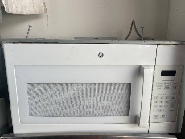 GE OVER the RANGE MICROWAVE 1