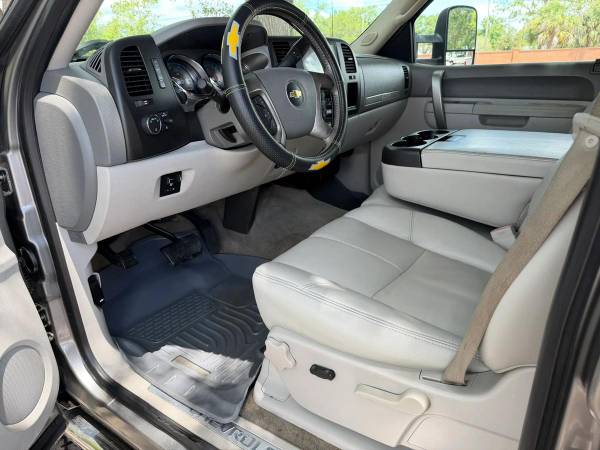 2012 Chevrolet Silverado 3500 - Photo 7