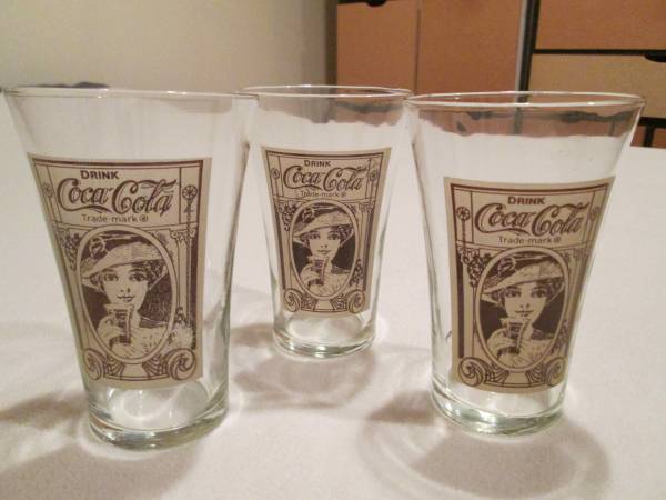 VINTAGE COCA-COLA DRINK GLASS TRIO 1