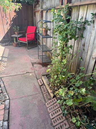 ADU w/private patio/yard Utilities/Internet  Included 1