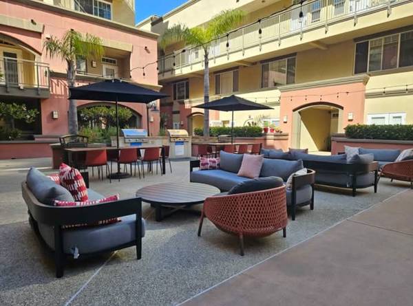 $1,120 / 2br - One furnished room in two bed apt in Cortez Hill (Cortez Hill)63663720996993121