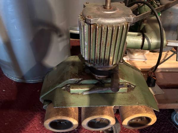 3 roll Motorized power feeder 1