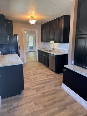 $2,900 / 3br - 1700ft2 - *** Updated Sugar House Bungalow *** (Salt Lake City, UT)63670937681539123