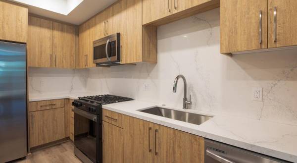 $3,098 / 1br - 705ft2 - Smart thermostat technology, Custom glass-enclosed showers* (Carlsbad)63841344758147124