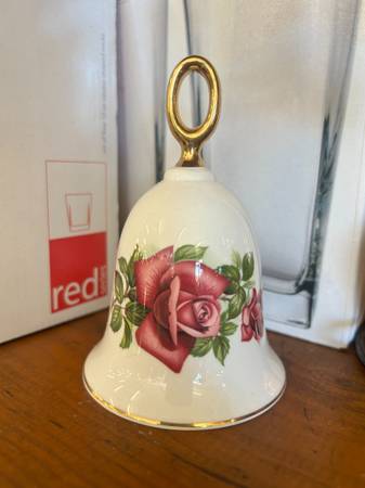 Danbury Mint American rose bell 1