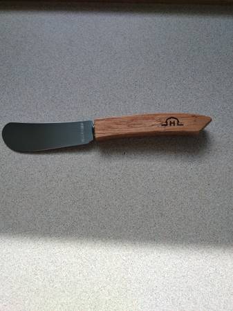 New Sealed Charcuterie Cutting Board & Knife Set - $5 (Peoria)62936587580801121