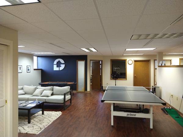 $4,560 / 5000ft2 - Large Office Space with kitchen and conf. rm (West Allis- off the expressway)64152183980162122