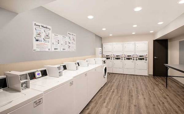 $369 / 1br - Oferta exclusiva: estancias cortas sin compromisos adicionales! (4250 Mapleshade Ln, Plano, TX)63796555687553123