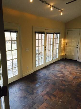 $695 / 4br - Room for Rent (Barrington)63898733788802124