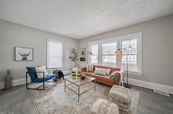 $1600.00 / 4br - Encantadora casa de 4 habitaciones/2 baños en Akron, OH - Disponible a partir del 7/24 - $160063621941007363121