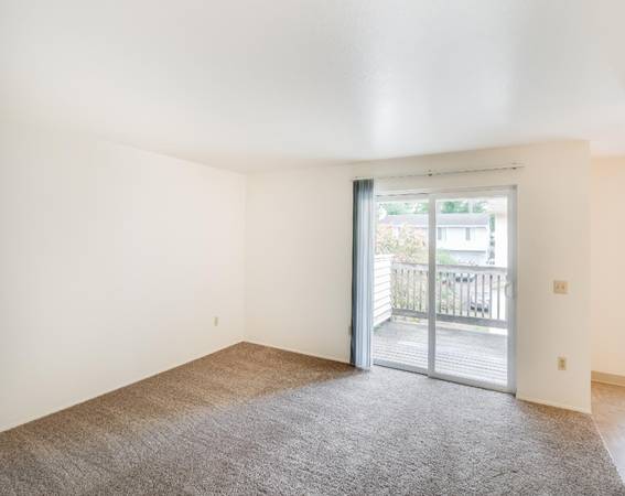 $1,550 / 2br - $1700 DESCUENTO al mudarte! Gestión en el lugar, ventiladores de techo, unidad estilo jardín (Glenfair)63831251366275122