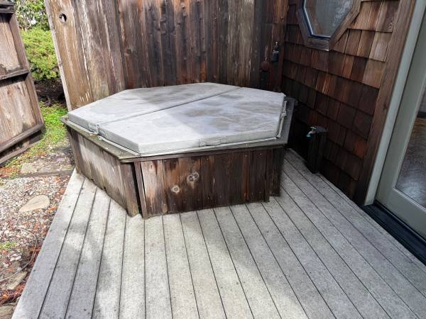 🌊 FREE Jacuzzi / Hot Tub – Santa Cruz – YOU HAUL 🌲 1