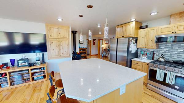 $679,900 / 4br - 2789ft2 - Remodeled Superior Home! (125 Curran Drive)63656993843841124