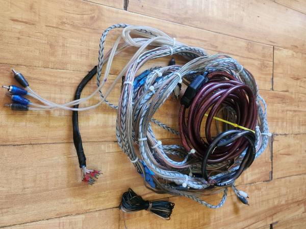 SPEAKERS ' SPEAKER BOX ' WIRE SET UP ' ND AMPS 1