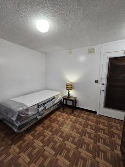 $900.00 / 1br - Nice partially furnished unit for rent $900 per month plus $900 securi63686691540611121