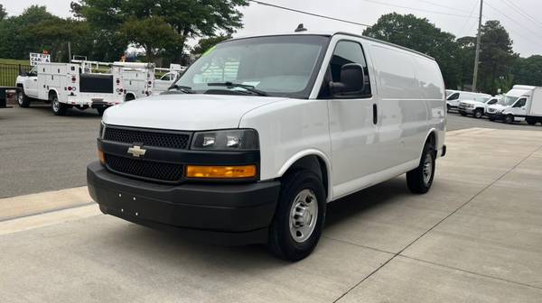 2018 Chevrolet Express 2500 - Photo 4