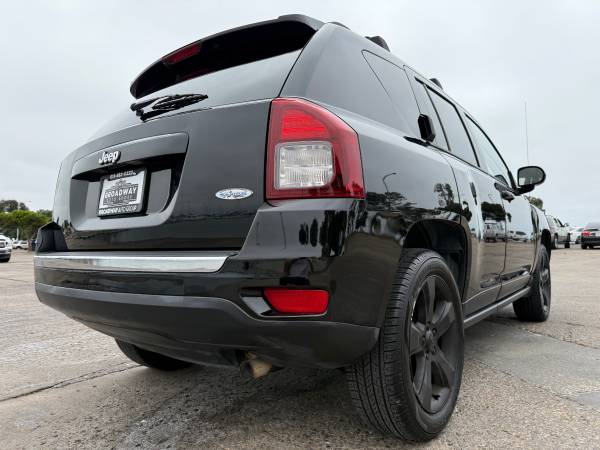 2015 Jeep Compass Latitude “4X4” “4 Cylinder" “CARFAX” - $5,999 (Chula Vista “898 Broadway”)63440172205057124