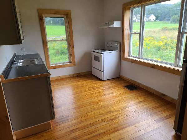 $1,500 / 2br - 1784 Bean Hill #1 Glover $1500/Month - Avail 11/1/2563992934705666121