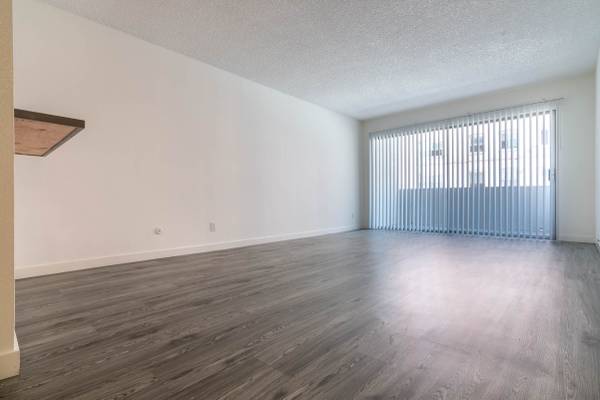 $1,895 / 1br - ¡VIVE AMANDO! En un GRAN DEPÓSITO individual. Oxford Ave (Koreatown)63840113760001122