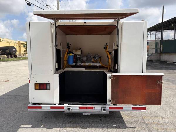2018 Isuzu NPR HD - Photo 12