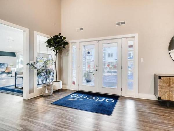 $1,319 / 2br - 820ft2 - Stunning 2 BR/1 BA with Outdoor Fire Pit, Clubhouse & More (Everett)63874306296961123