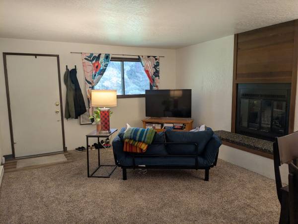 $900 / 1br - 1 bedroom, 1 bathroom duplex unit (Pullman)63980822240003121