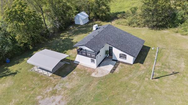 $298,000 / 3br - 1791ft2 - ****FULLY REMODELED HOME ON 1 ACRE NEAR LAKE HUDSON**** (Salina)63982127073410123