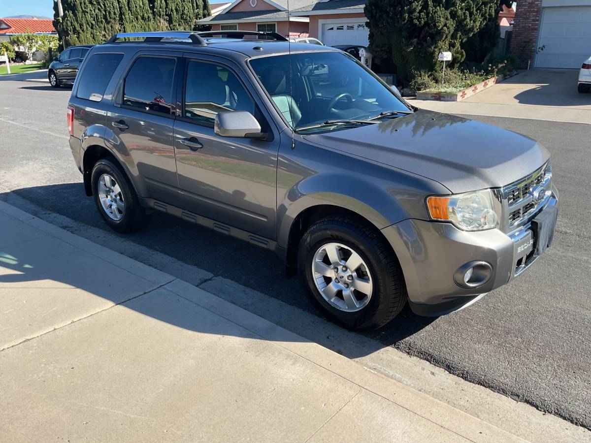 2011 Ford Escape Limited SUV 4D