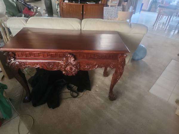 Hand-Carved Solid Wood Console Table – Excellent Condition – 54" × 26" 1