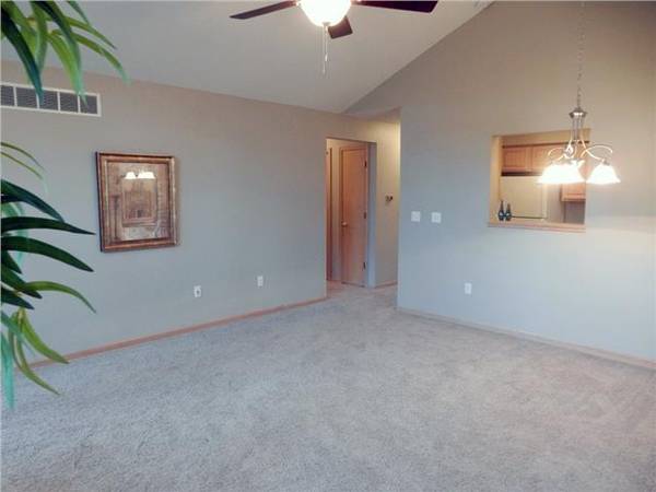 $205,000 / 3br - 1581ft2 - 3 BR ,2 Bath House , Price Cut ,Available now ,Coralville ,Iowa (Coralville)63897405276803122