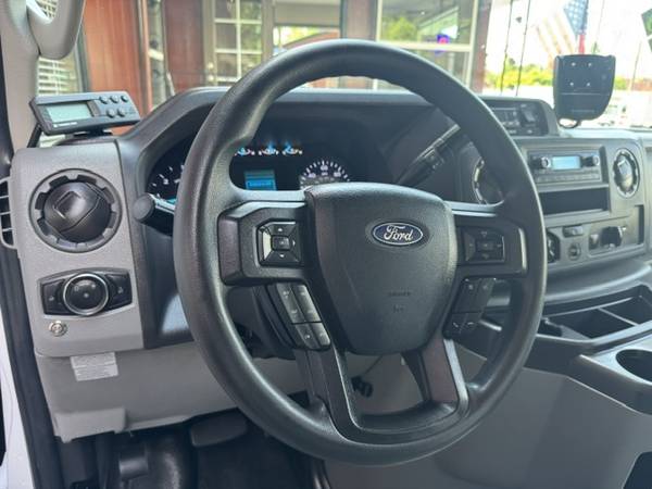 2023 Ford E350 Cutaway Van - Photo 14