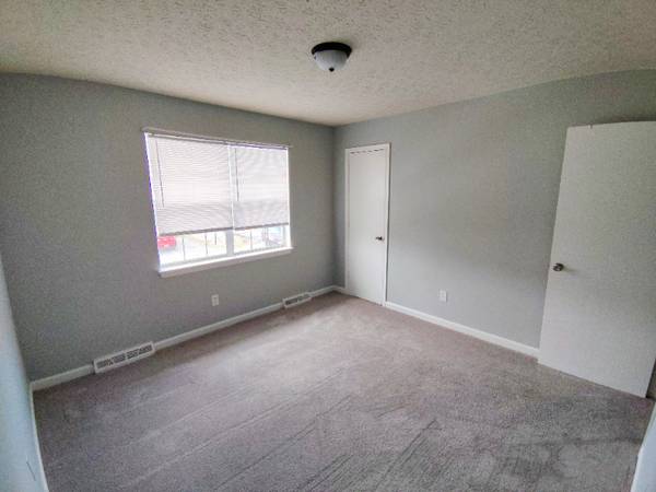 $1125.00 / 2br - 948ft2 - Charming 2 Bed Townhouse in Lynchburg, VA | 1.5 Baths | Available now63851970226433123