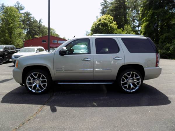 2014 GMC Yukon Denali AWD bajo kilometraje - $16,995 (Auto Authority - Derry, NH)63615292286723122