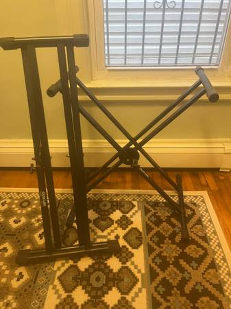 Quik-Lok Keyboard Stands 1
