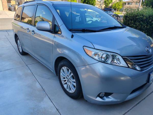 2012 Toyota Sienna XLE en venta por el propietario original - $12,00063623951839489121