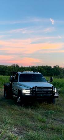 2001 Dodge Ram 3500 4x4 transmisión manual - $18,00063479309531651121