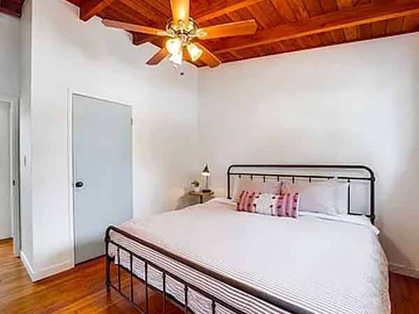 $1,050 / 2br - 🖤This charming detached 2-bedroom, 1-bathroom home🖤 (San Diego, CA)63847865304065121