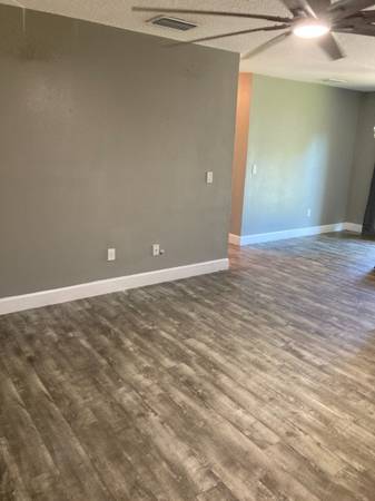 $279,900 / 3br - OWNER FINANCE-FENCED YARD (PALM BAY)63823722587395124